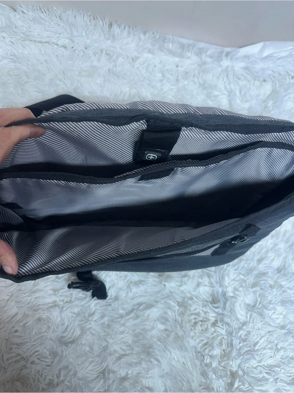 SwissGear stylish messenger
